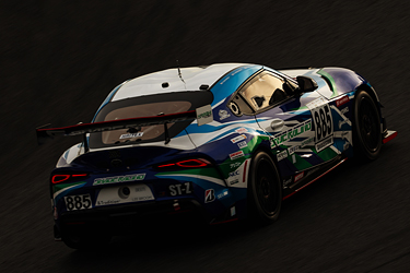 走行中のSHADE RACING 885号車 GR SUPRA GT4 EVO