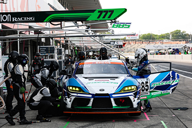 SHADE RACING 885号車 GR Supra GT4 EVO2