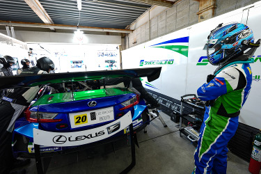 GT300 &frasl; RC F GT3