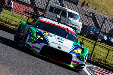 走行中のGT300 &frasl; GR86 GT