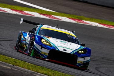 走行中のGT300 &frasl; GR86 GT