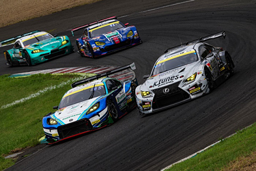 走行中のGT300 &frasl; GR86 GT