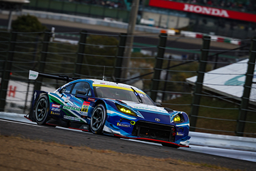 走行中のGT300 &frasl; GR86 GT