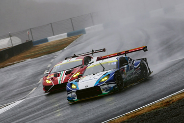 走行中のGT300 &frasl; GR86 GT